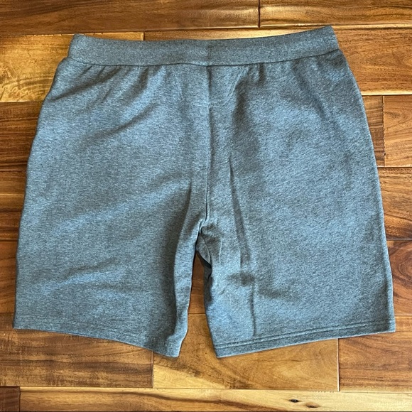 The North Face french terry Flashdry sweat shorts - Picture 2 of 9